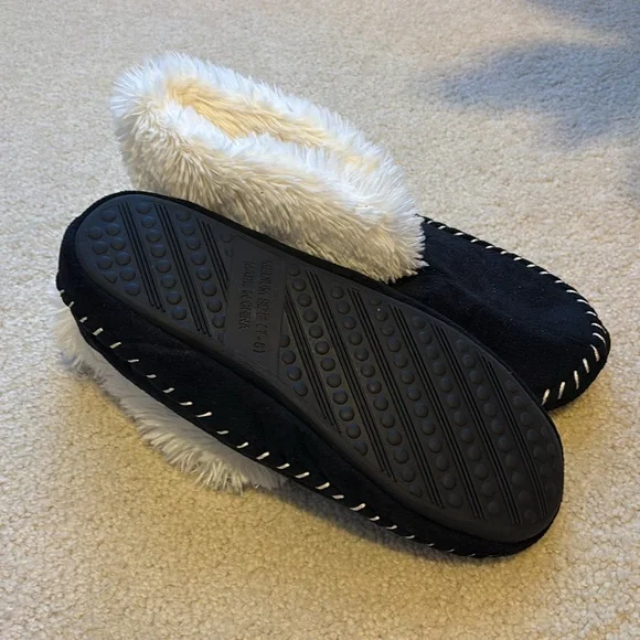 Slippers - Picture 2 of 2